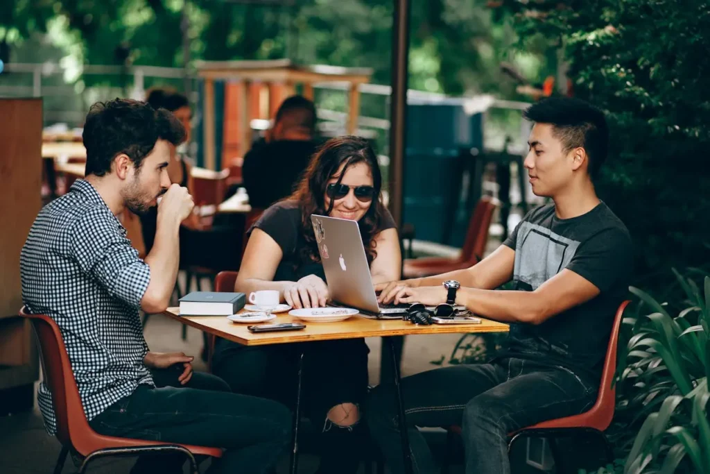 team discuss about importance of digital marketing